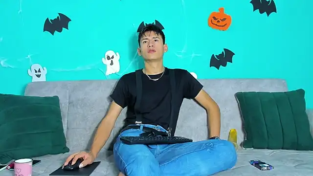 Nicolas Torres  online show from October 29, 2025, 7:32 am