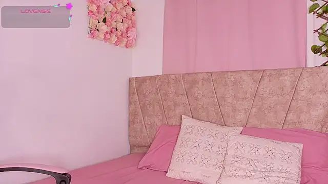 Karina Wong online show from November 19, 2025, 7:25 pm