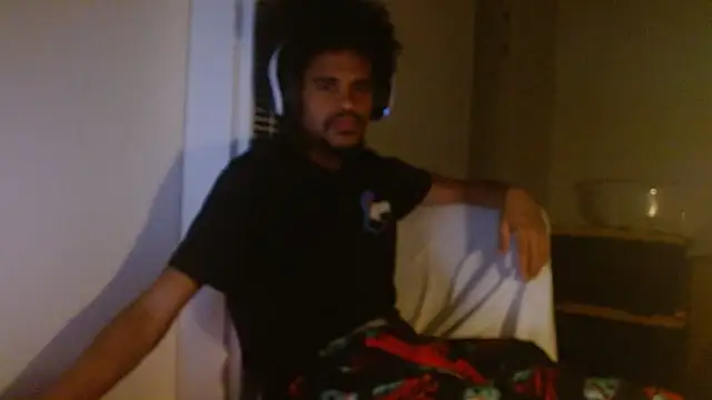 Mrmakeherwet Tez online show from November 25, 2025, 5:29 am