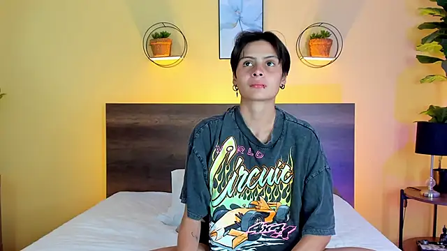 MartinnaGrecco online show from November 13, 2025, 8:41 pm