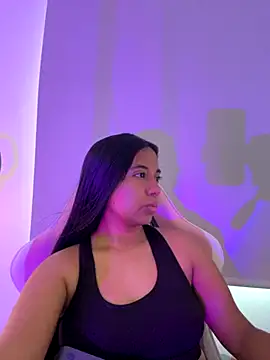 aly nicols online show from October 31, 2025, 10:22 pm