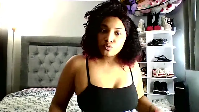 Nahomy Sara online show from March 16, 2026, 6:01 pm