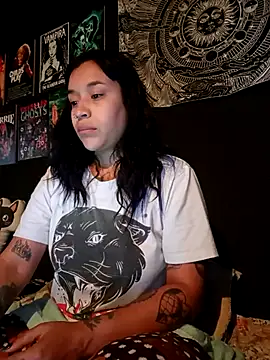 Isis Bathory online show from November 20, 2025, 2:06 pm