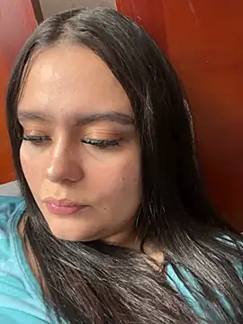 Snapshot of Selena_Roa chatting on April 15, 2026, 7:58 pm Selena Roa online show from April 15, 2026, 7:58 pm