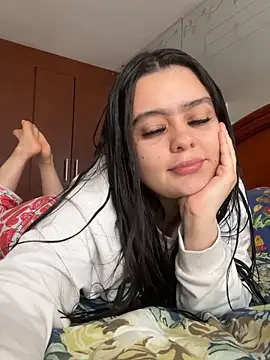 Snapshot of Selena_Roa chatting on April 24, 2026, 12:07 pm Selena Roa online show from April 24, 2026, 12:07 pm
