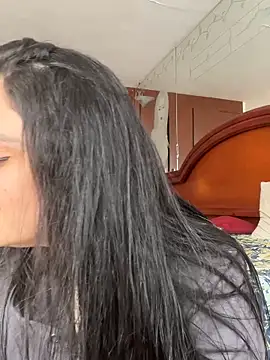 Snapshot of Selena_Roa chatting on May 25, 2026, 9:10 pm Selena Roa online show from May 25, 2026, 9:10 pm