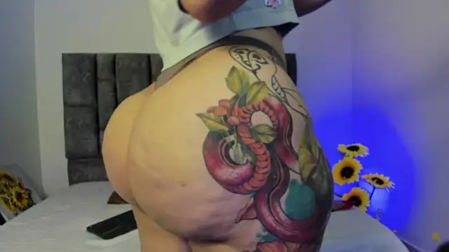 miah storm online show from October 23, 2025, 5:29 am