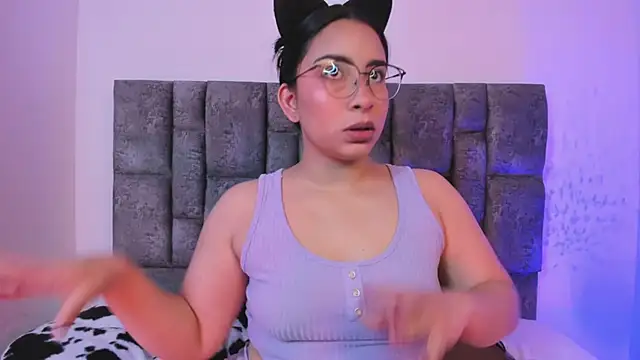 miah storm online show from November 5, 2025, 1:38 am