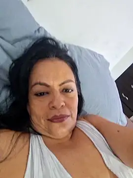 Snapshot of viviana-sexi chatting on February 12, 2026, 11:00 pm viviana-sexi online show from February 12, 2026, 11:00 pm