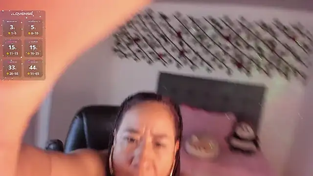 Karly Closson online show from December 2, 2025, 3:23 am