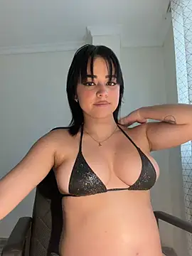 alanaof1 online show from July 10, 2026, 7:49 pm