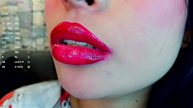 mia roux1 online show from November 11, 2025, 5:18 am