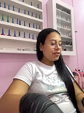 PaulaCruz01 online show from November 4, 2025, 7:02 pm