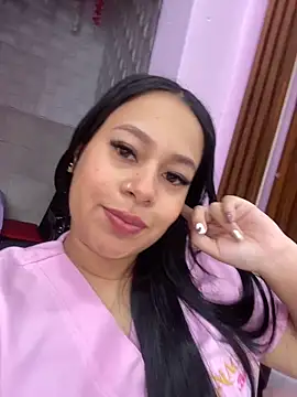 PaulaCruz01 online show from December 4, 2025, 8:17 pm