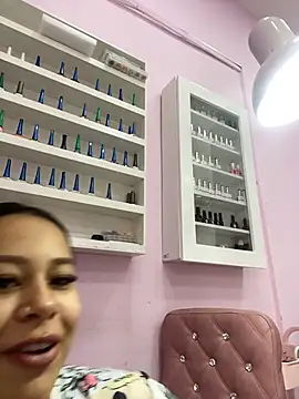 PaulaCruz01 online show from December 13, 2025, 8:47 pm