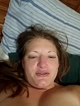 Snapshot of creamylittlecupcake chatting on October 24, 2025, 6:10 am creamylittlecupcake online show from October 24, 2025, 6:10 am