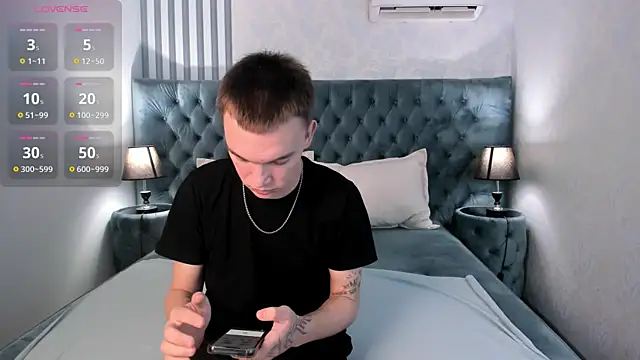 Derek Banville online show from November 8, 2025, 8:36 am