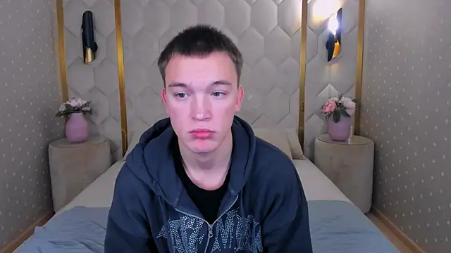 Derek Banville online show from November 18, 2025, 1:04 pm