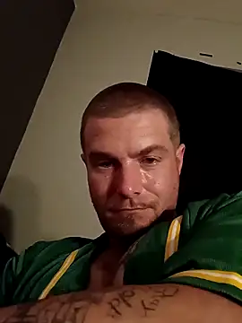 Snapshot of DadDDick925 chatting on October 21, 2025, 9:43 am DadDDick925 online show from October 21, 2025, 9:43 am