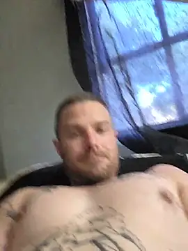DadDDick925 online show from July 7, 2026, 4:22 pm