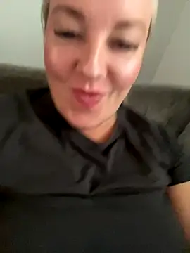 Jenna-LeeXX online show from November 8, 2025, 3:01 pm