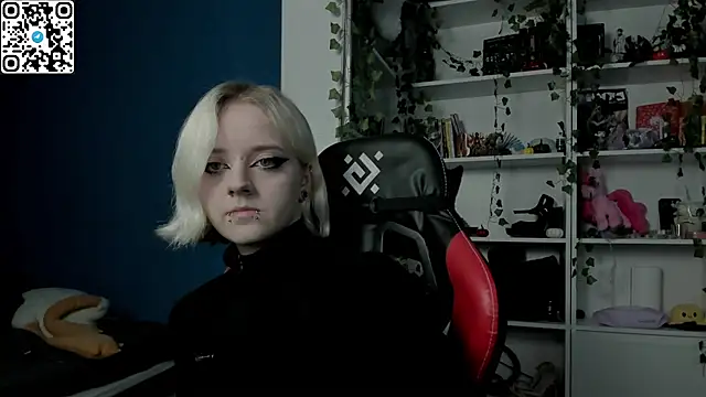 Holy Mistress S online show from December 2, 2025, 10:31 am