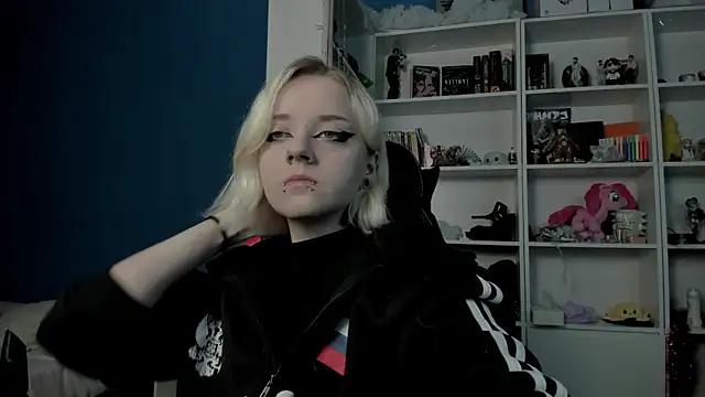 Snapshot of Holy_Mistress_S chatting on January 6, 2026, 9:35 am Holy Mistress S online show from January 6, 2026, 9:35 am