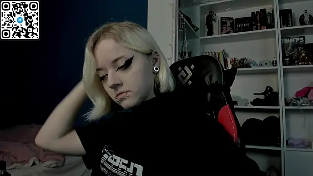 Snapshot of Holy_Mistress_S chatting on January 9, 2026, 9:34 am Holy Mistress S online show from January 9, 2026, 9:34 am