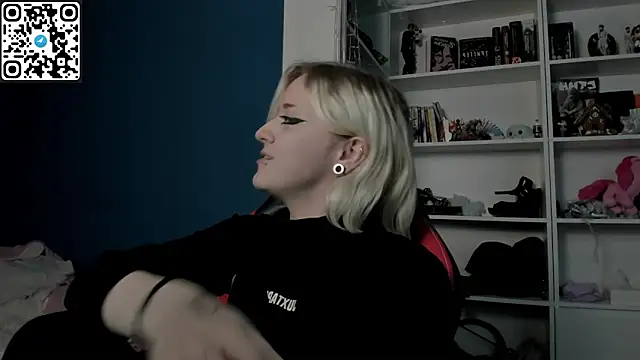 Snapshot of Holy_Mistress_S chatting on January 13, 2026, 10:53 am Holy Mistress S online show from January 13, 2026, 10:53 am