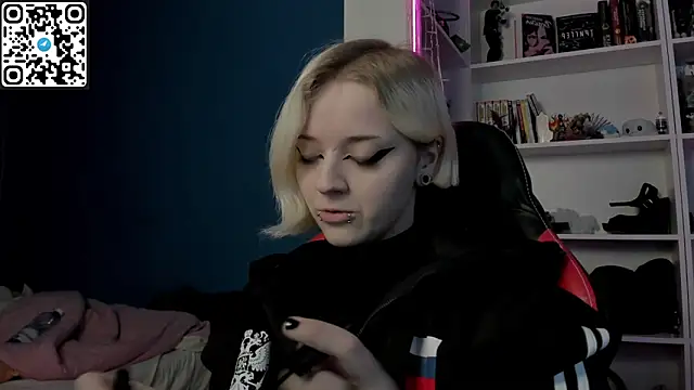 Snapshot of Holy_Mistress_S chatting on January 16, 2026, 11:03 am Holy Mistress S online show from January 16, 2026, 11:03 am