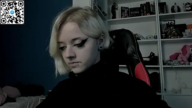 Snapshot of Holy_Mistress_S chatting on January 18, 2026, 11:03 am Holy Mistress S online show from January 18, 2026, 11:03 am