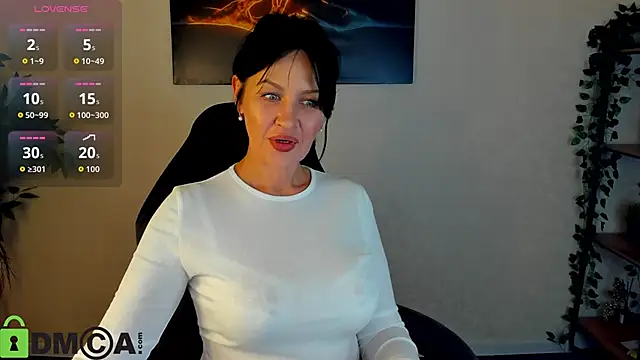 Snapshot of Sara_Devills chatting on April 5, 2026, 9:06 am Sara Devills online show from April 5, 2026, 9:06 am