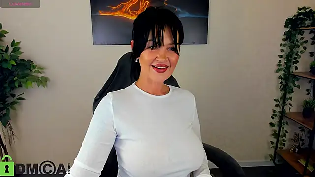 Snapshot of Sara_Devills chatting on April 18, 2026, 8:40 am Sara Devills online show from April 18, 2026, 8:40 am