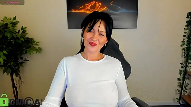 Snapshot of Sara_Devills chatting on April 19, 2026, 8:46 am Sara Devills online show from April 19, 2026, 8:46 am