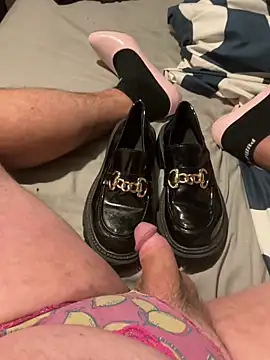 Snapshot of fortheloveofheels74 chatting on October 27, 2025, 10:25 pm fortheloveofheels74 online show from October 27, 2025, 10:25 pm