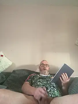 fortheloveofheels74 online show from April 2, 2026, 11:52 am