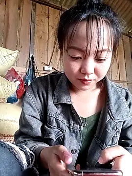 Quynhsumon online show from February 17, 2026, 4:20 am