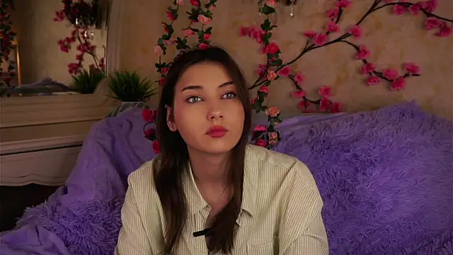 Snapshot of KateCahee chatting on November 10, 2025, 2:21 am KateCahee online show from November 10, 2025, 2:21 am