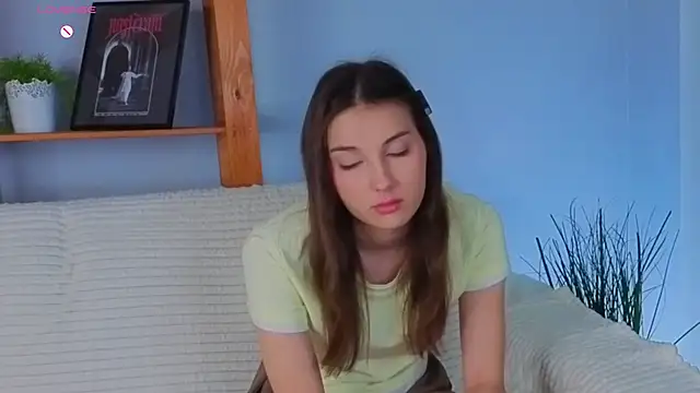 Snapshot of KateCahee chatting on December 2, 2025, 1:00 am KateCahee online show from December 2, 2025, 1:00 am