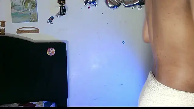 Snapshot of ReferredArtwork chatting on October 30, 2025, 10:10 pm ReferredArtwork online show from October 30, 2025, 10:10 pm