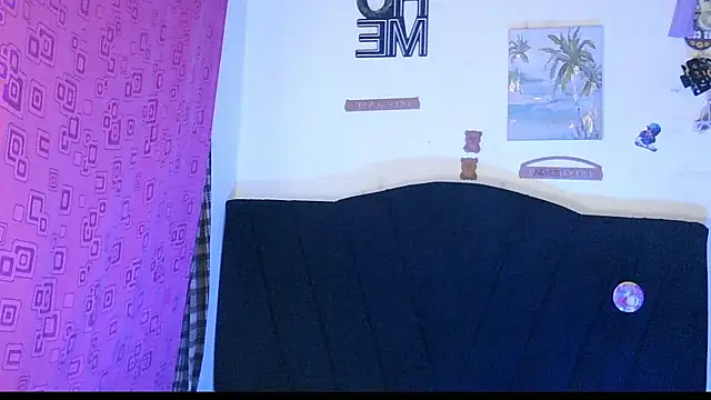 Snapshot of ReferredArtwork chatting on November 4, 2025, 11:37 pm ReferredArtwork online show from November 4, 2025, 11:37 pm