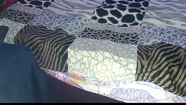 Snapshot of ReferredArtwork chatting on November 13, 2025, 11:03 pm ReferredArtwork online show from November 13, 2025, 11:03 pm