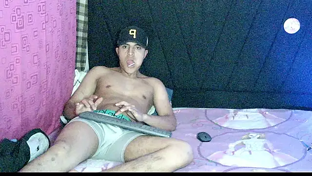 Snapshot of ReferredArtwork chatting on November 19, 2025, 7:58 pm ReferredArtwork online show from November 19, 2025, 7:58 pm