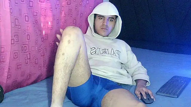 Snapshot of ReferredArtwork chatting on November 29, 2025, 6:22 pm ReferredArtwork online show from November 29, 2025, 6:22 pm