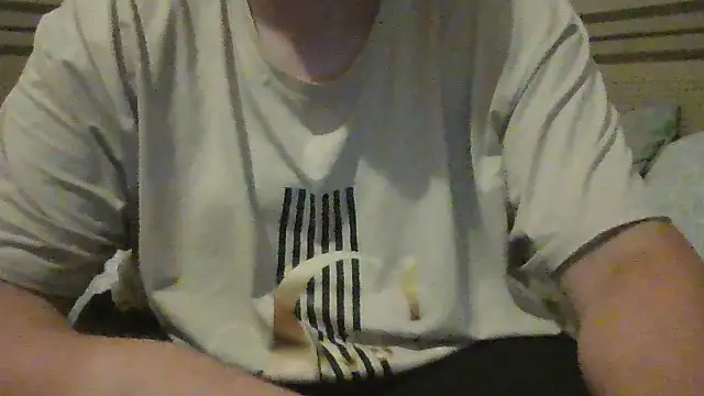 Snapshot of guywithboobs chatting on October 24, 2025, 5:20 pm guywithboobs online show from October 24, 2025, 5:20 pm