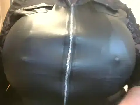 Snapshot of guywithboobs chatting on March 17, 2026, 5:44 am guywithboobs online show from March 17, 2026, 5:44 am