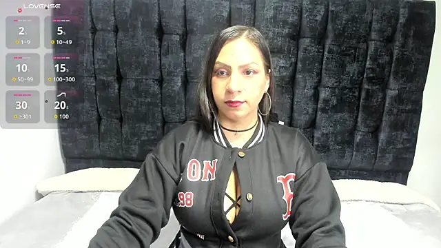 Alice  Morgan  online show from November 30, 2025, 11:58 am