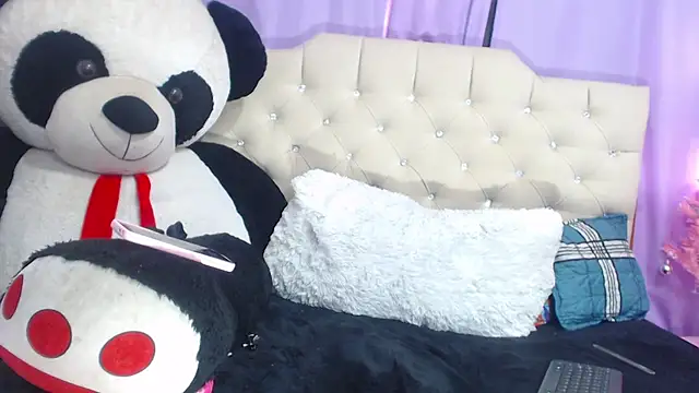 Snapshot of eimyy_rouse chatting on January 14, 2026, 8:47 pm eimyy rouse online show from January 14, 2026, 8:47 pm