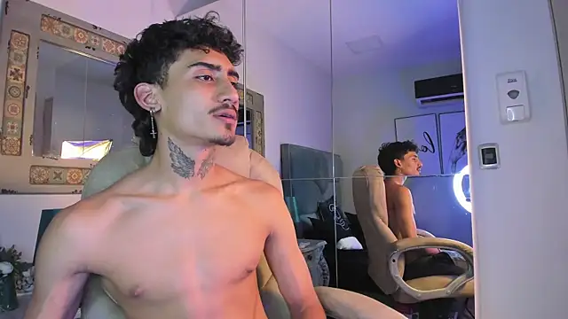 Snapshot of Mr_Strike chatting on December 20, 2025, 7:21 pm Mr Strike online show from December 20, 2025, 7:21 pm