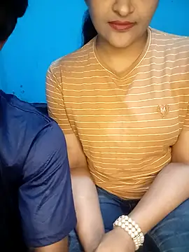 Snapshot of CoupleShow_432 chatting on November 17, 2025, 2:23 pm CoupleShow 432 online show from November 17, 2025, 2:23 pm